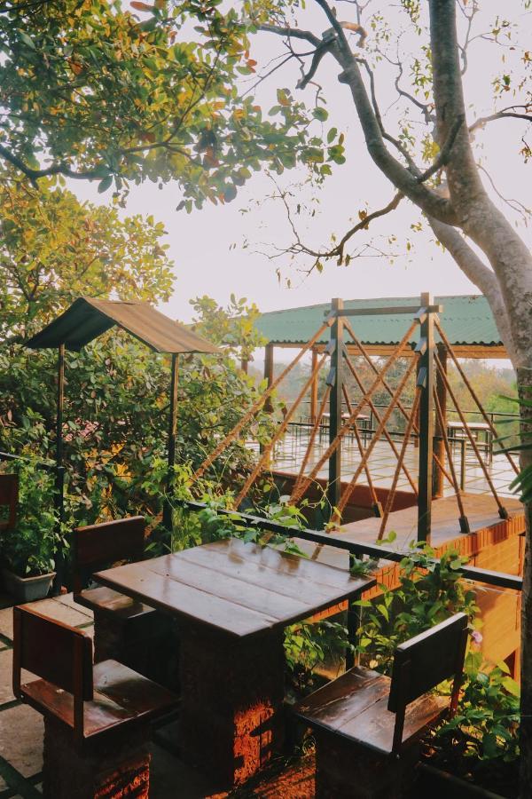 Amazonika Boutique Resort Arpora Esterno foto