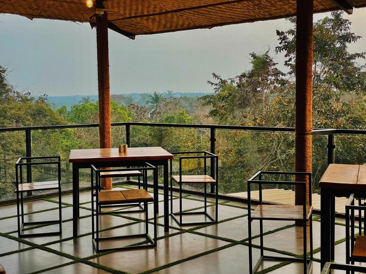 Amazonika Boutique Resort Arpora Esterno foto